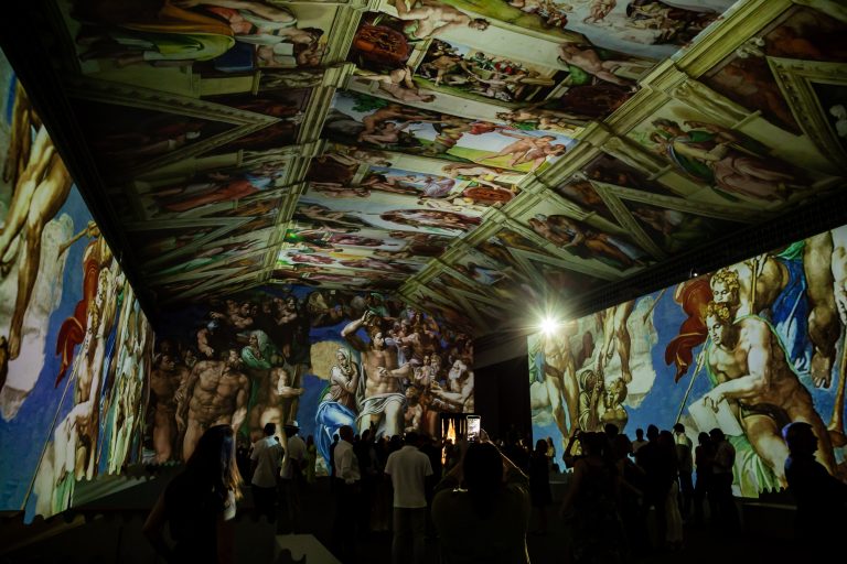 Recife recebe exposição imersiva sobre a arte de Michelangelo