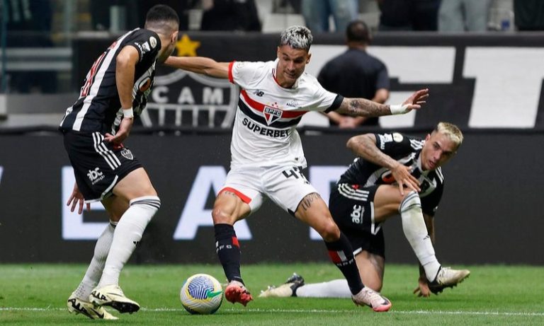 São Paulo é derrotado pelo Atlético-MG e deixa o G-4 do Brasileirão