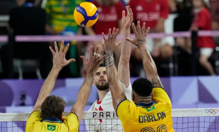 Seleção masculina de vôlei perde para a Polônia e tem jogo decisivo contra o Egito
