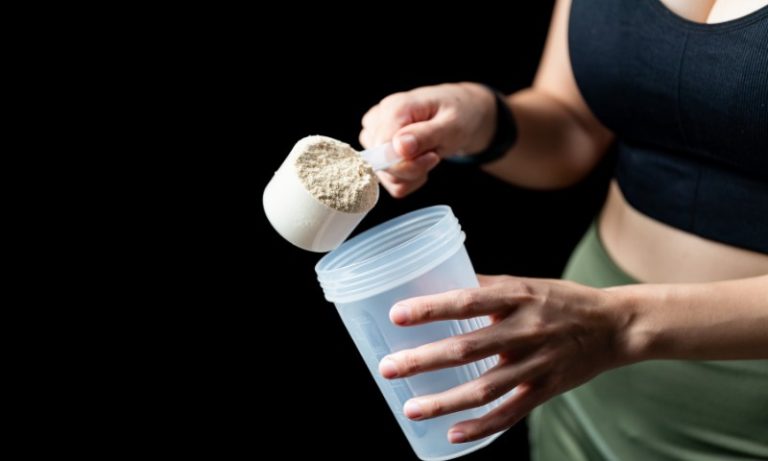 Uso de creatina não é para todos e consumo em excesso pode ser prejudicial