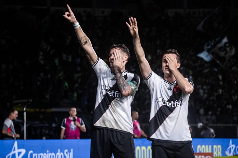 Vasco aproveita expulsão, vence Fortaleza e se mantém fora da zona de rebaixamento