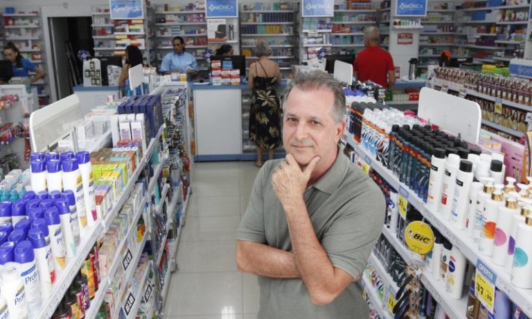 “Vendi picolé, fui faxineiro e hoje tenho 26 farmácias”, diz empresário