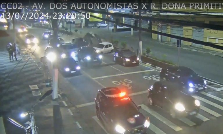 Vídeo mostra momento em que Audi em alta velocidade bate em 5 carros em São Paulo