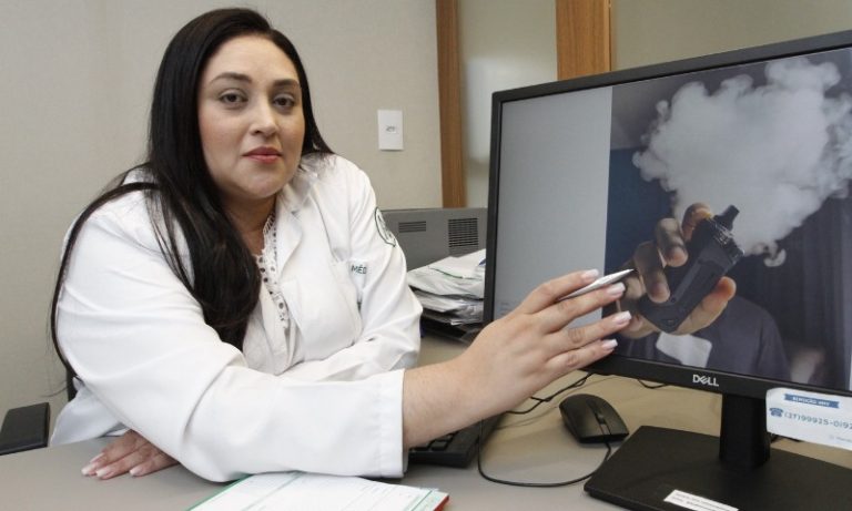 Adolescentes buscam ajuda para se livrar do vício em cigarro eletrônico