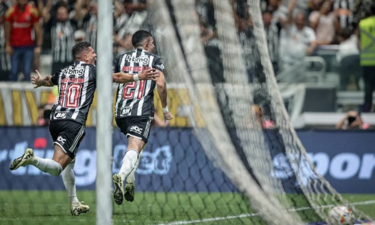Atlético-MG sofre, mas vence San Lorenzo e avança às quartas da Libertadores