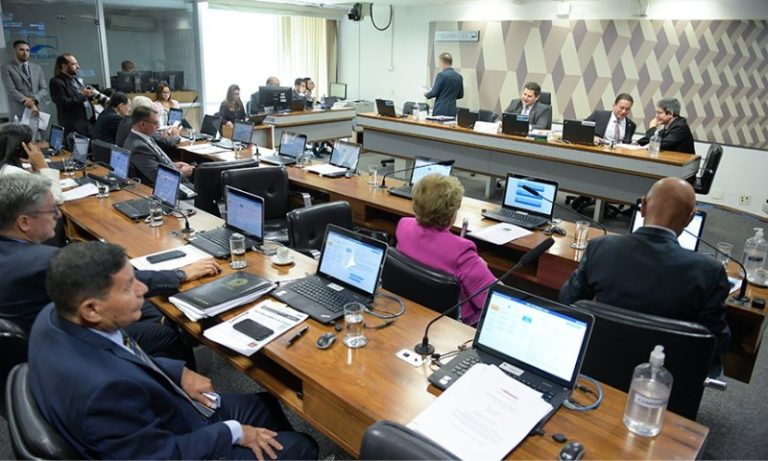 Comissão aprova projeto de que aumenta possibilidades de prisão preventiva