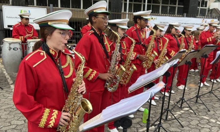 Bandas e fanfarras agitam Venda Nova