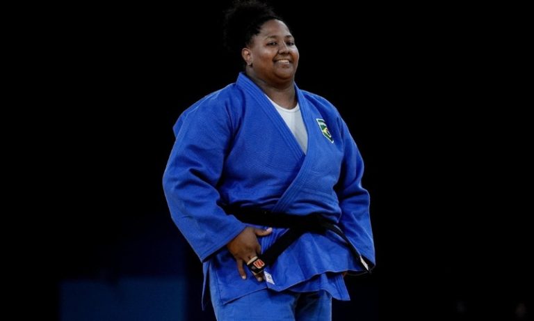 Beatriz Souza vence israelense no judô e conquista primeiro ouro do Brasil em Paris