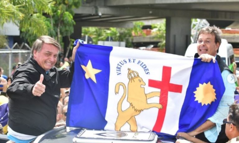 Bolsonaro participa de carreata para reforçar campanha de Gilson Machado no Recife