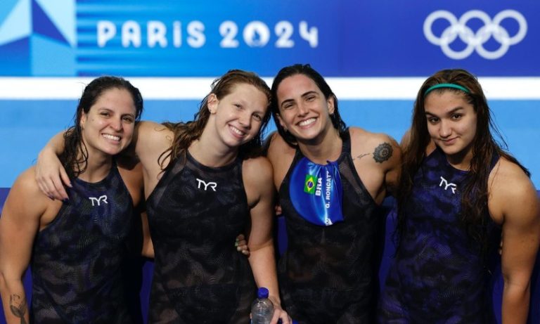Brasil avança em 5º e vai à final do revezamento 4x200m livre feminino