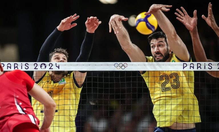 Brasil perde dos EUA nas quartas do vôlei masculino e está eliminado das Olimpíadas