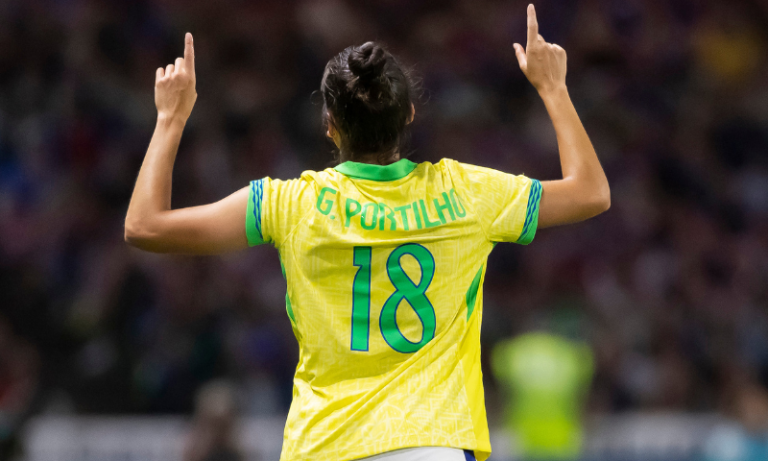 Brasil vence a França e vai à semi das Olimpíadas no futebol feminino