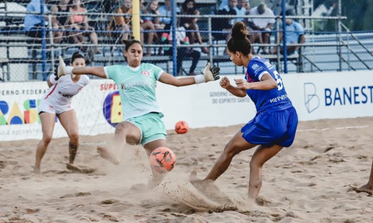 Campeonato Estadual de Beach Soccer Feminino define semifinalistas