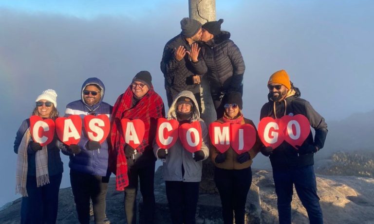 Capixaba fica noiva no Pico da Bandeira