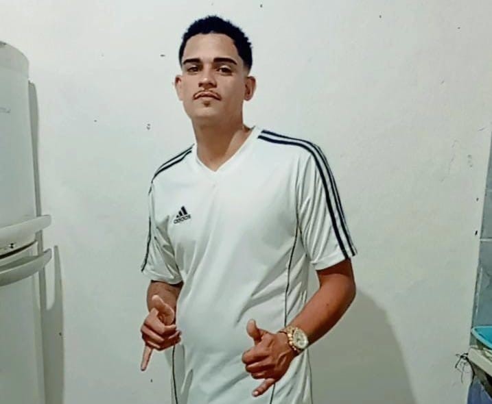 Ciclista morre após cair em buraco e ser atropelado por caminhão em Olinda
