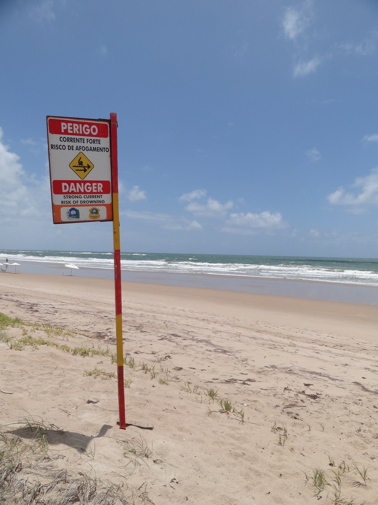Dois turistas morrem por afogamento na Praia do Cupe, litoral Sul de PE
