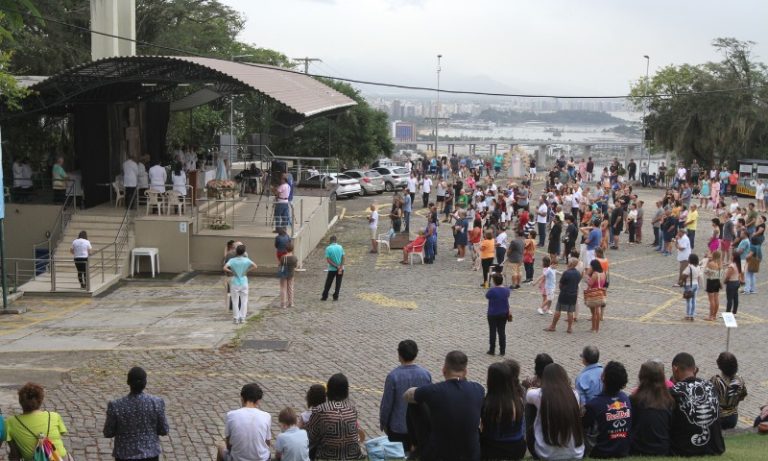 Em missa, famílias cobram justiça por vítimas no trânsito