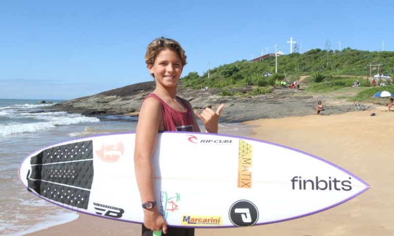 Eric Grattz participa de etapa de surfe no Paraná