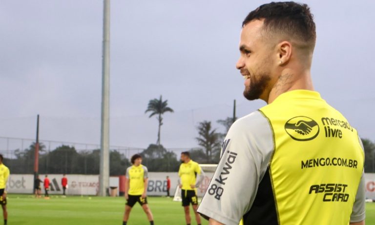 Flamengo encara o Bragantino para seguir na briga pela liderança do Brasileirão