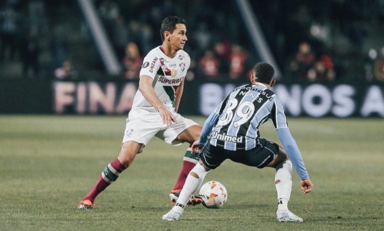 Fluminense leva virada do Grêmio e sai em desvantagem nas oitavas da Libertadores