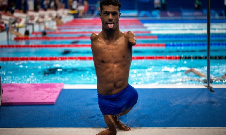 Gabrielzinho transforma prata no 1º ouro do Brasil nas Paralimpíadas de Paris