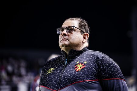 Guto Ferreira é demitido do Sport com menos de um mês à frente da equipe