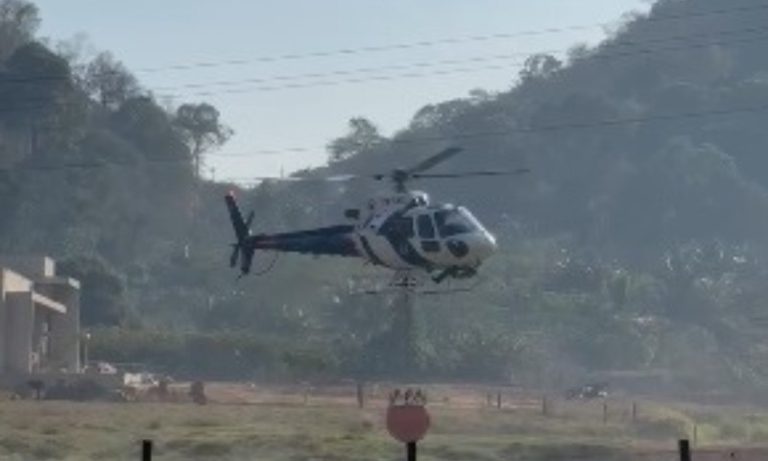 Helicóptero ajuda a combater incêndio em Castelo