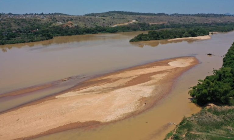 Homem desaparece enquanto pescava com primo no Rio Doce em Colatina