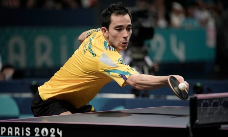 Hugo Calderano fica em quarto lugar, mas faz história no tênis de mesa em Paris