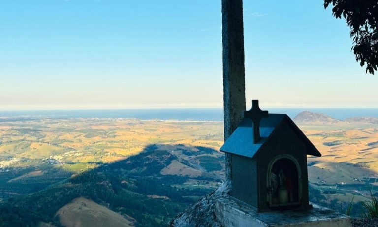 Iconha: aventura em trilhas e cachoeiras