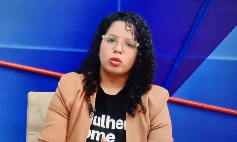 Ludmila Outtes defende gestão pública na saúde e critica terceirização