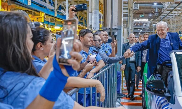 Lula defende fim de imposto sobre Participação nos Lucros de trabalhadores