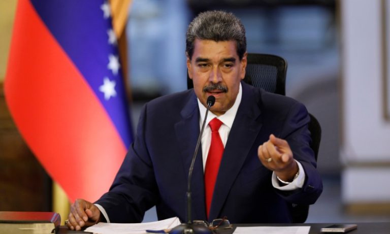 Maduro deleta WhatsApp de seu celular e pede que apoiadores façam o mesmo