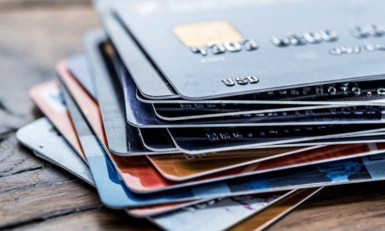 Mais famílias pagam dívida e 1.956 deixam lista do SPC