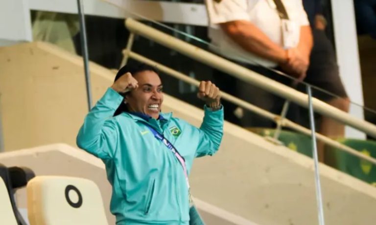 Marta se emociona e chora com classificação heroica do Brasil sobre França