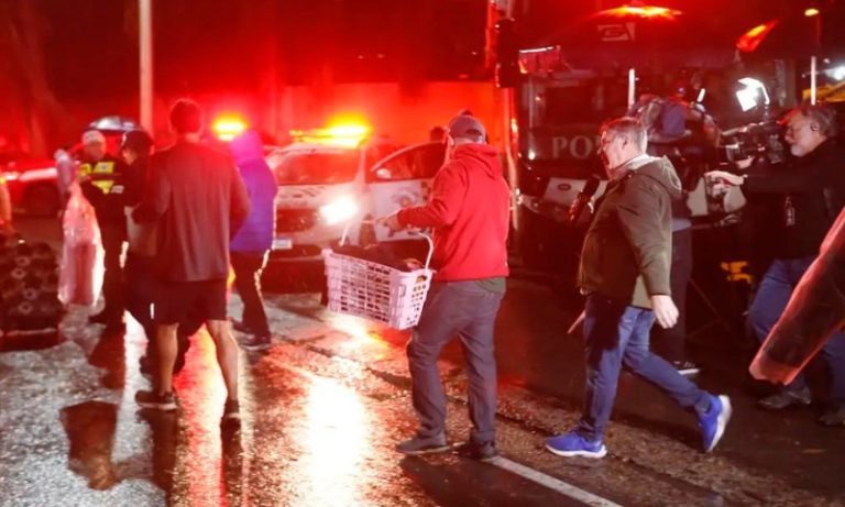 Vizinhos abrem suas casas para apoiar trabalho dos bombeiros em Vinhedo