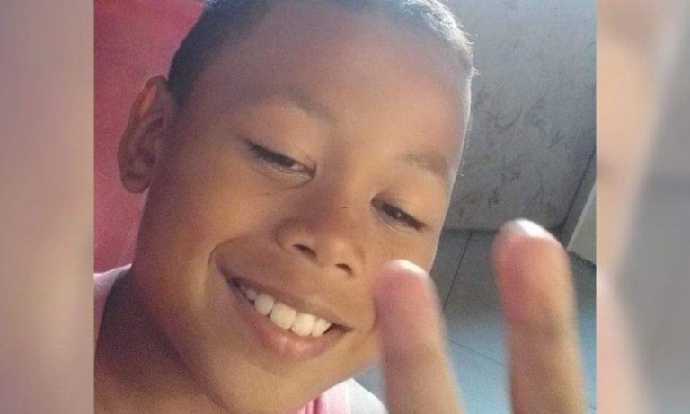 Menino de 8 anos desaparece em Linhares. ‘Família está destruída’, diz irmã