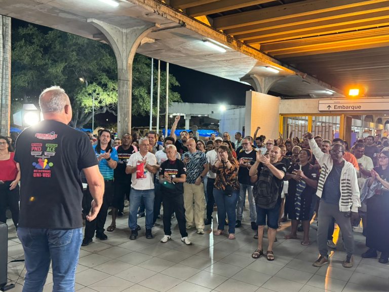 Metroviários decidem manter estado de greve até 1º de outubro