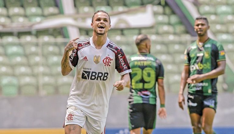 Michael chega ao Rio para reforçar o Flamengo