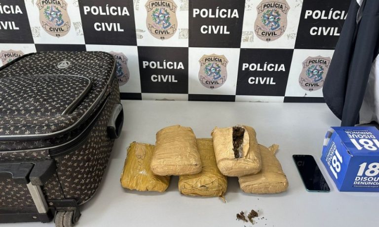 Passageira é presa transportando 2,5 kg de skunk de Mato Grosso para o ES