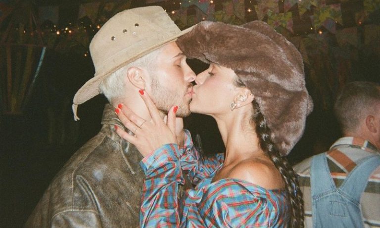 Primeiro beijo nas redes: Bruna Marquenize posta foto com João Guilherme