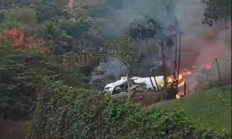 Investigação sobre causa de acidente e identificação dos mortos viram prioridade