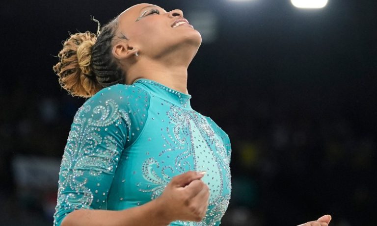 Rebeca Andrade conquista medalha de ouro no solo nas Olimpíadas de Paris