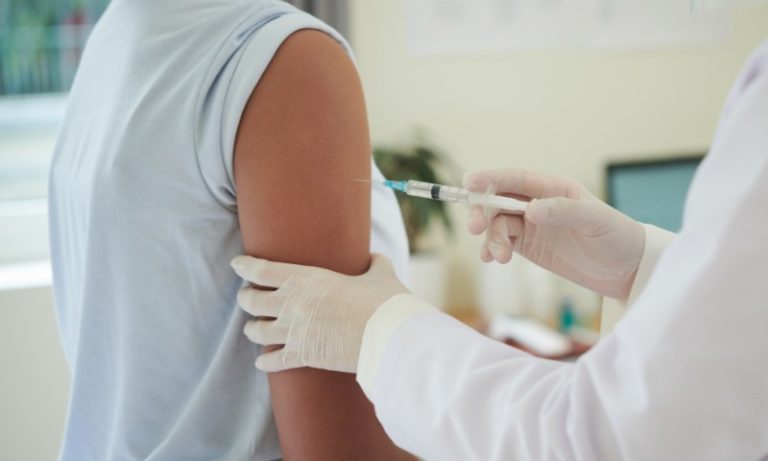 Secretaria de Saúde do ES vai enviar SMS para alertar pais sobre vacina da dengue