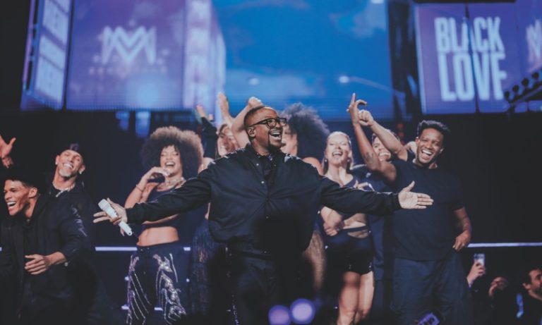 Show de Mumuzinho em Camburi e mais na agenda cultural deste sábado