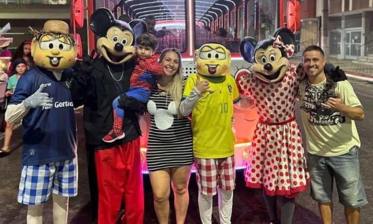 “Tutu Aranha” viraliza após shows de dança em trenzinho
