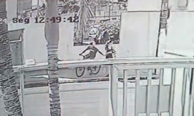 VÍDEO | Ciclista importuna jovem em rua de Vila Velha e foge