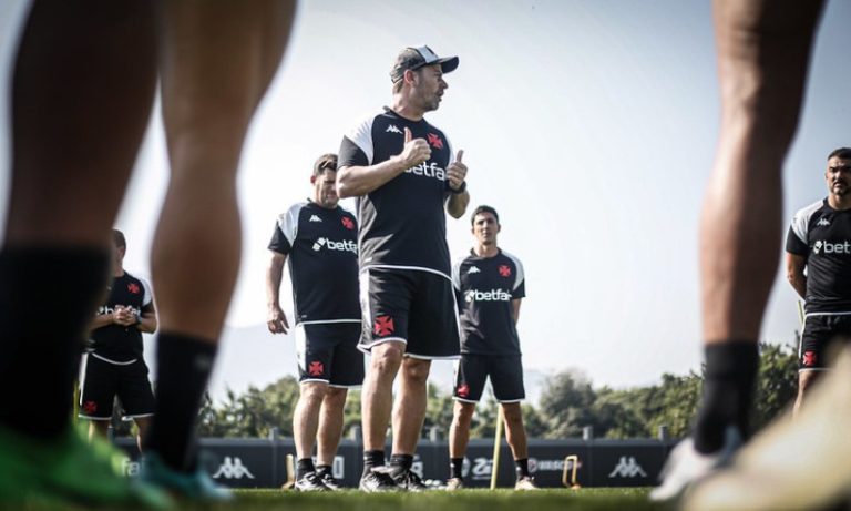 Vasco busca vitória contra o Atlético-GO para avançar na Copa do Brasil