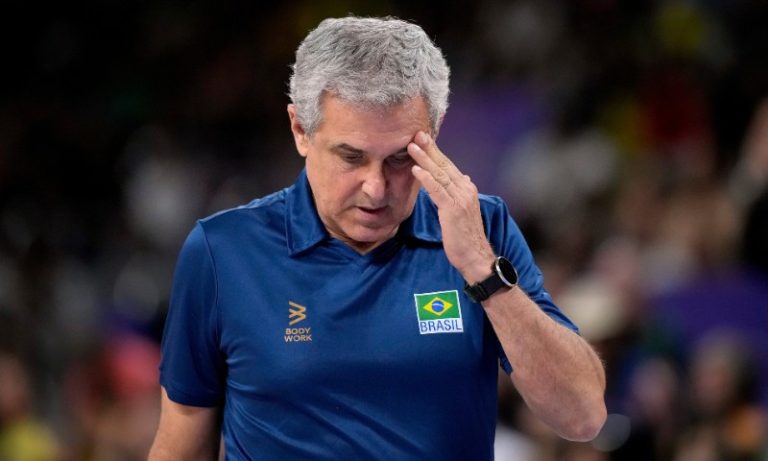 Zé Roberto ‘completa’ quadro de medalhas e não garante que fica na seleção de vôlei
