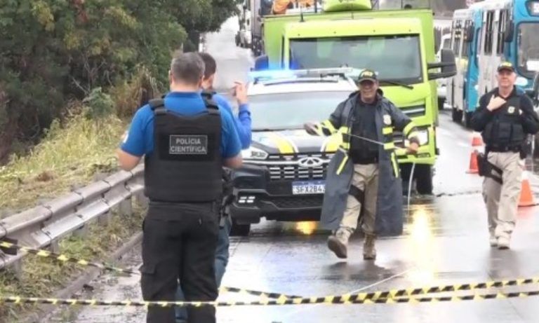 Acidente de moto deixa dois mortos na BR-101 na Serra